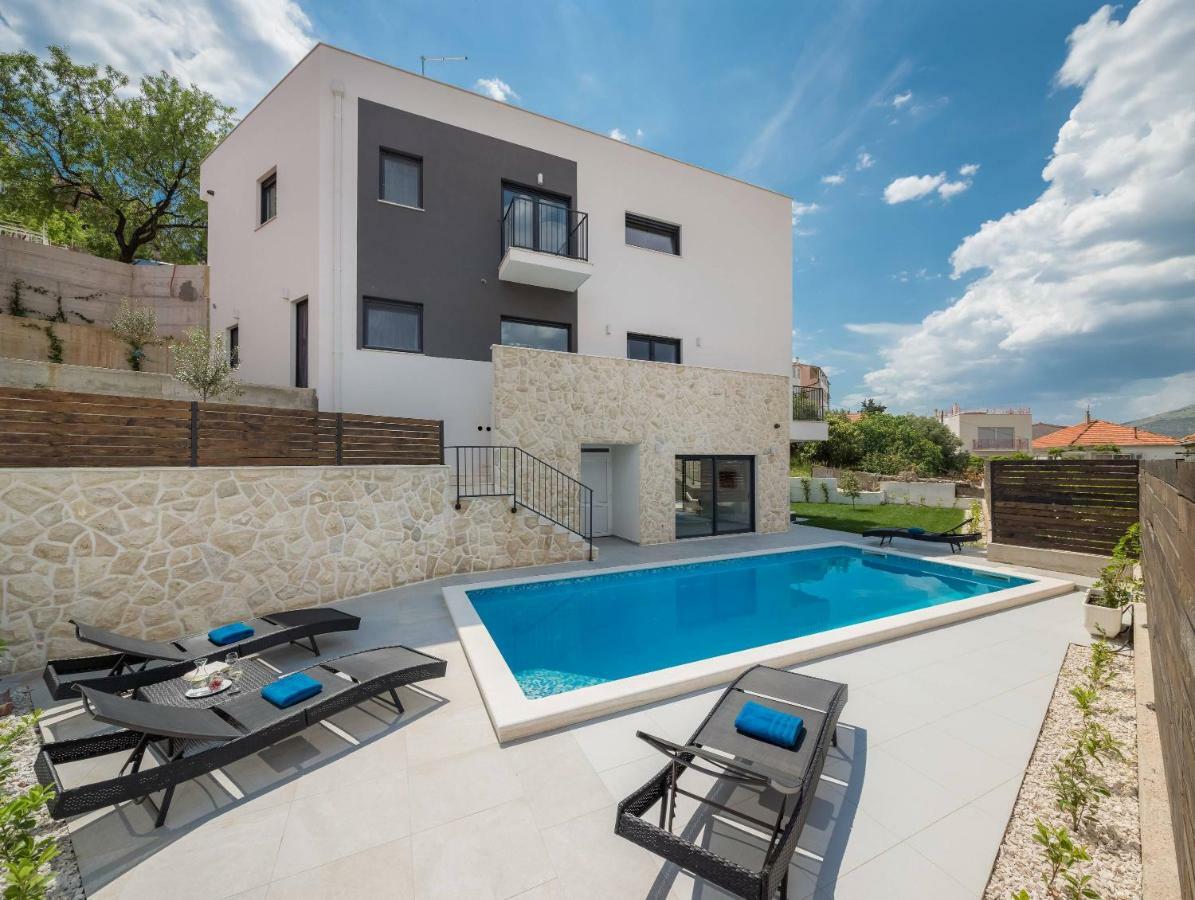 Salt, Luxury Retreat In Villa *
