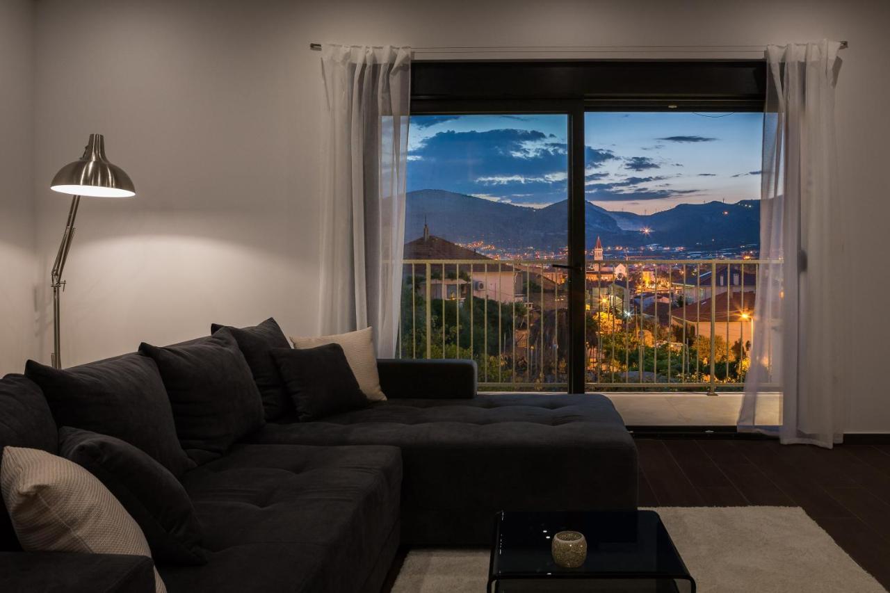 Villa Salt - 10 People, Heated Pool, Trogir, Near & Split Airport *