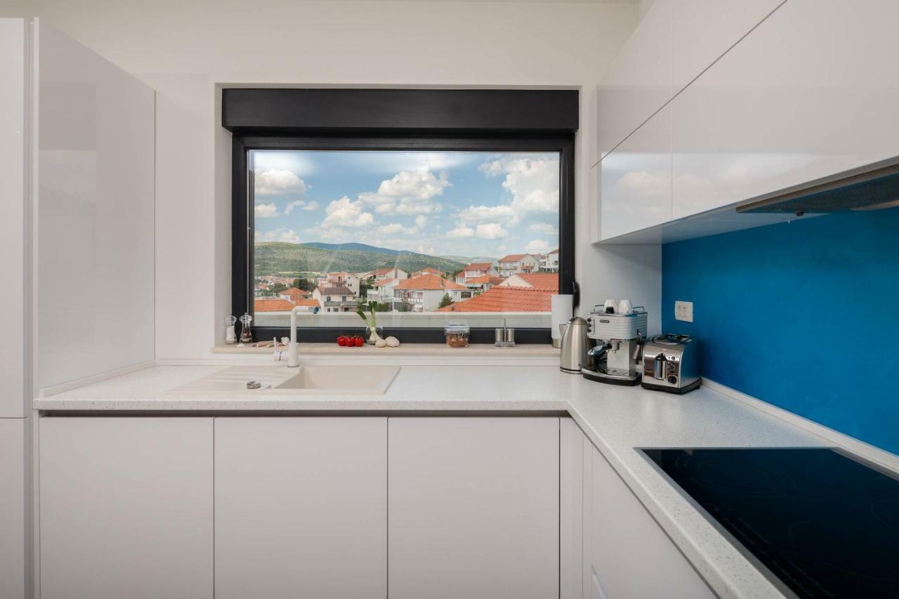 Villa Salt - 10 People, Heated Pool, Trogir, Near & Split Airport *