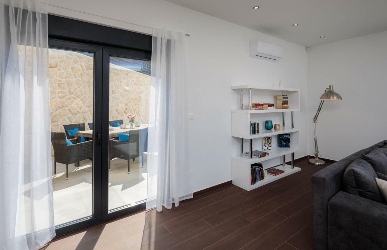 Salt - 10 People, Heated Pool, Trogir, Near & Split Airport Villa Trogir