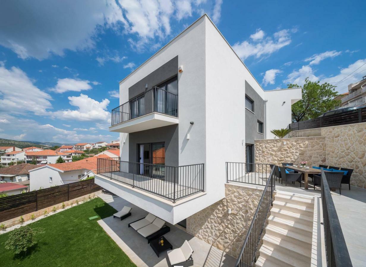 Salt - 10 People, Heated Pool, Trogir, Near & Split Airport * Trogir