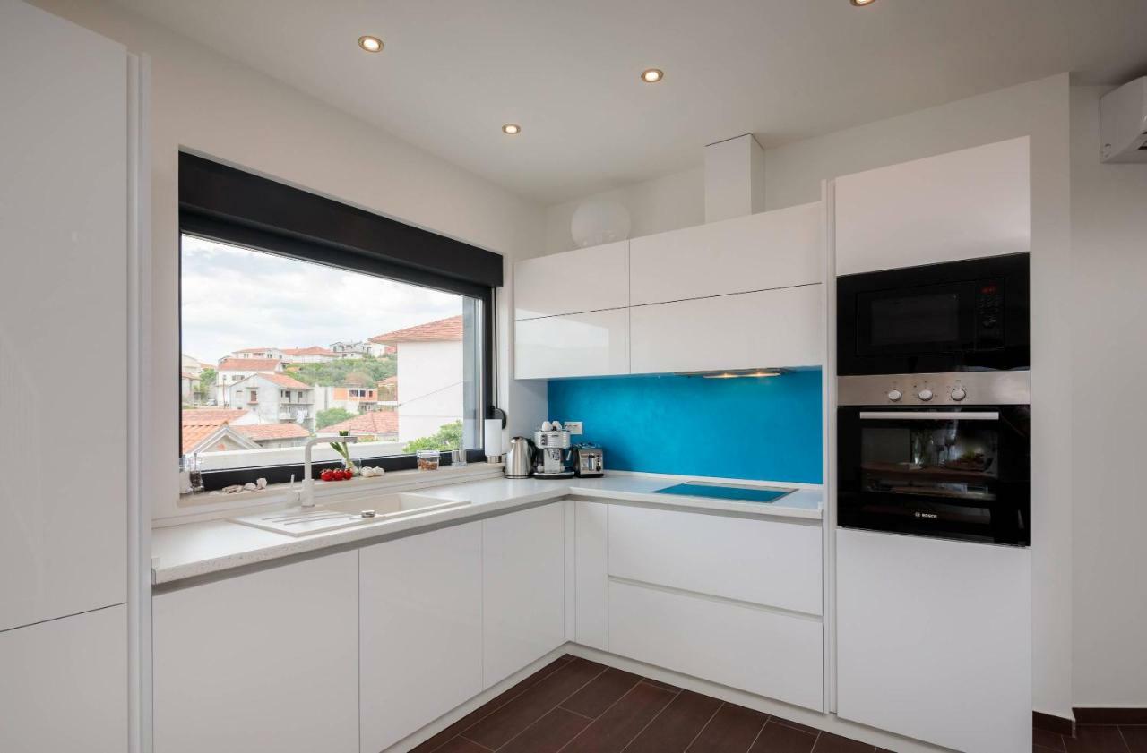 Salt - 10 People, Heated Pool, Trogir, Near & Split Airport * Trogir